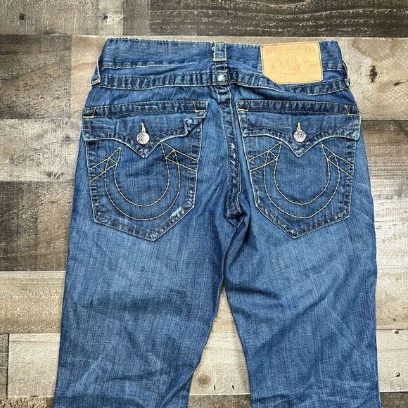 True Religion Women’s Size 28 Straight Leg Jeans Blue Denim Medium Wash Big T - Picture 4 of 10